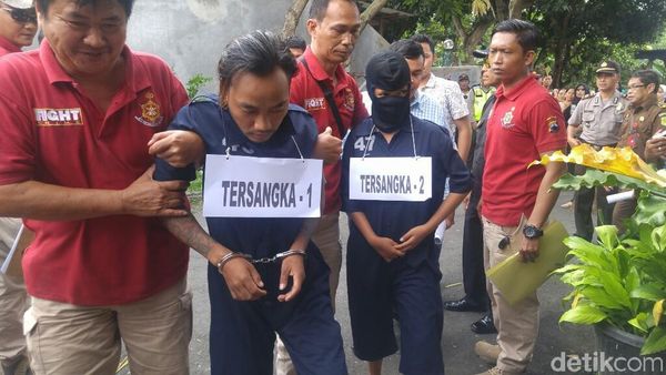 Foto: Rekonstruksi Pembunuhan IRT di Semarang