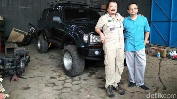 Keliling Dunia Naik Land Cruiser Pelat B