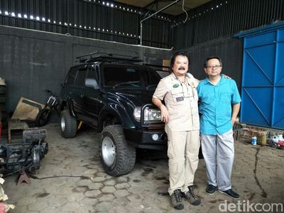 Keliling Dunia Naik Land Cruiser Pelat B