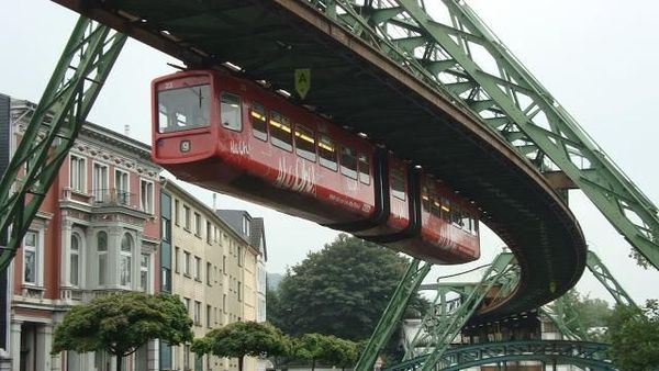 Kereta Terbalik Jerman vs Jepang, Bagus Mana?