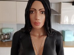 Keren! Begini Jadinya Kalau Sosok Kim Kardashian Dibuat dari Kue