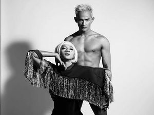 Art Alert, Aming Jadi Cewek pas Pose Bareng Cowok Bertelanjang Dada