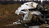 Riuh Dunia dalam Gambar: Heli Jatuh di New York sampai Pesawat Jatuh