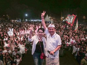 Hadiri Konser Salam Dua Jari, Rai Mantra Tampung Aspirasi Seniman