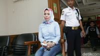 Dimadu Tapi Malah Digugat Cerai Abdee Slank, Anita Hadiri Sidang Cerai