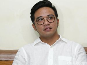 Roby Geisha Sebut Perdamaian dengan Momo Berjalan Organik Roby Geisha Sebut Perdamaian dengan Momo Berjalan Organik
