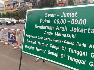 Foto: Begini Kondisi Hari Pertama Ganjil Genap di Tol Bekasi Barat