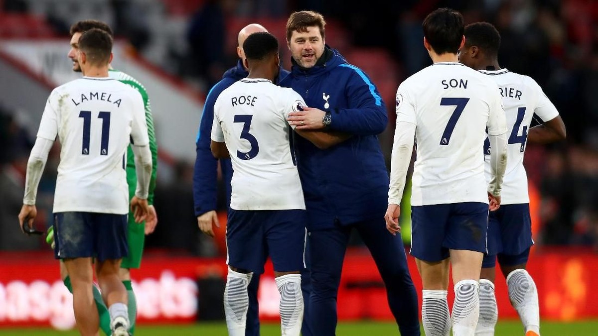 Tottenham Hotspur merayakan kemenangan 4-1 atas Bournemouth (Foto: Clive Rose/Getty Images)
