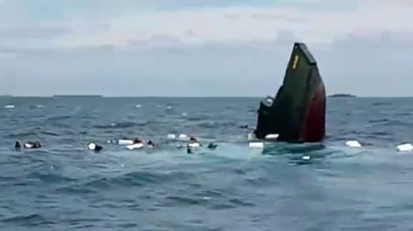 Foto: Detik-detik Kapal TNI Tenggelam di Kepulauan Seribu
