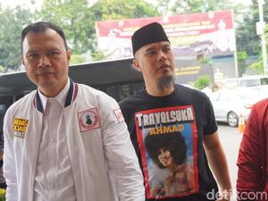 Polisi Limpahkan Ahmad Dhani ke Kejari Jaksel Polisi Limpahkan Ahmad Dhani ke Kejari Jaksel