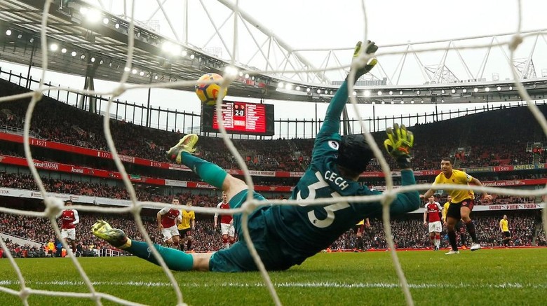 Leganya Cech Akhirnya Capai 200 Clean Sheet