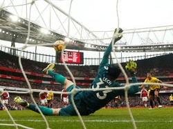 Leganya Cech Akhirnya Capai 200 Clean Sheet