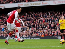 Oezil yang Siap Membantu Kapanpun dan di Manapun