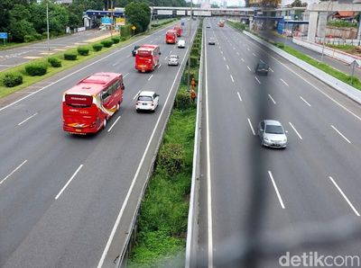 Ganjil Genap Diterapkan, Tol Cikampek Lancar
