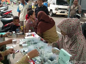 Korban Banjir di Cirebon Keluhkan Gatal-gatal dan ISPA Korban Banjir di Cirebon Keluhkan Gatal-gatal dan ISPA