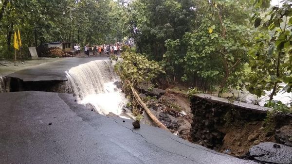 Ngeri! Begini Penampakan Jalan Putus di Karanganyar
