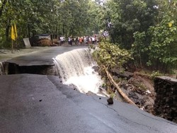 Jalan Ambrol, Akses ke Alastuwo Karanganyar Putus Total