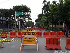 Jembatan Kartini Ditutup Karena Ambles, Arus Lalin Dialihkan Jembatan Kartini Ditutup Karena Ambles, Arus Lalin Dialihkan