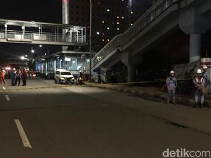 Petugas Mulai Semprot Lokasi Gas Bocor Depan Kantor BNN