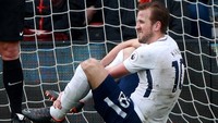 Belum diketahui seberapa lama Kane harus absen akibat cedera ini, yang diduga sebagai cedera ligamen. Tapi musim lalu ia tak bisa tampil dalam 14 laga karena mengalami cedera di tempat yang sama pada dua kejadian berbeda. (Foto: Ian Walton/Reuters)