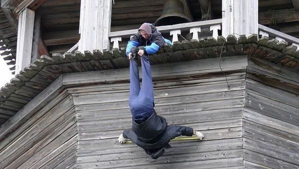 Deretan Potret Viral Kenekatan Pria Mencari Nafkah