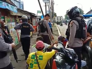 22 Calo Uji KIR di Cakung Ditangkap 22 Calo Uji KIR di Cakung Ditangkap