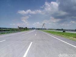 Banyak Proyek Jalan Tol Jokowi Molor, Kapan Bisa Diresmikan?