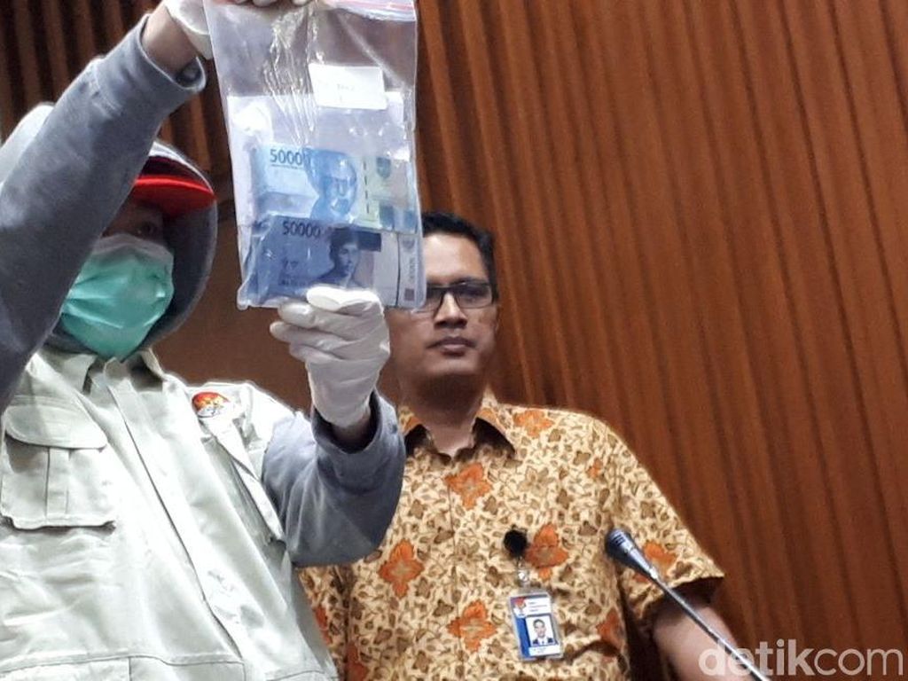 Kronologi Suap Rp 30 Juta untuk Hakim PN Tangerang Kronologi Suap Rp 30 Juta untuk Hakim PN Tangerang