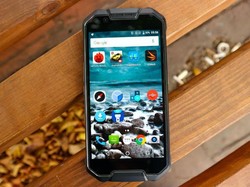 Ini Spek Ponsel AGM yang Viral Karena Iklannya Lucu Banget