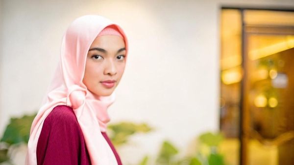 Foto: Tika Bravani Mantap Berhijab, Ini Gaya Hijab Pilihannya