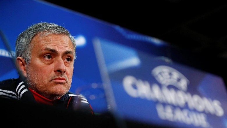 Panjang Lebar Pembelaan Diri Mourinho Panjang Lebar Pembelaan Diri Mourinho