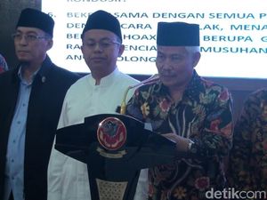 Elemen Masyarakat Jabar Deklarasi Anti-Hoax Elemen Masyarakat Jabar Deklarasi Anti-Hoax