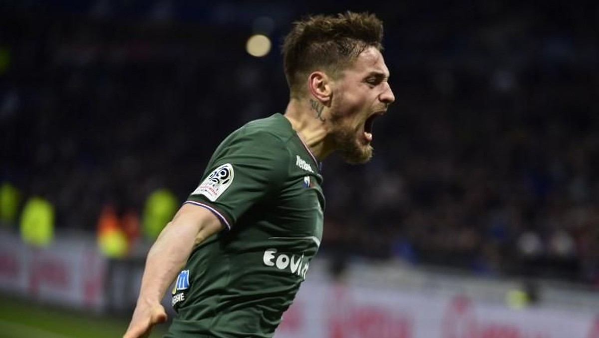 Mathieu Debuchy bersinar lagi di Ligue 1 bersama St Etienne (ROMAIN LAFABREGUE/AFP)
