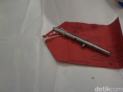 Membandingkan Pena Ajaib Cipacing dan Pen Gun James Bond