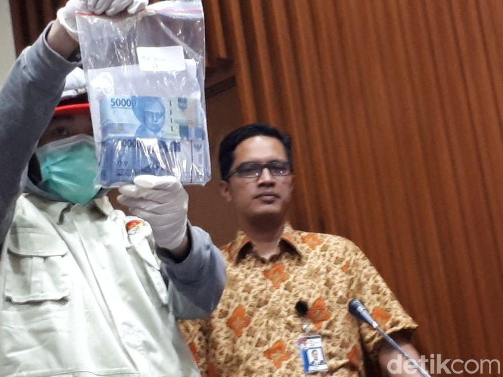 Disuap Rp 7,5 Juta, Hakim PN Tangerang Minta Rp 30 Juta Disuap Rp 7,5 Juta, Hakim PN Tangerang Minta Rp 30 Juta