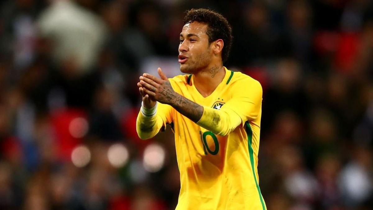 Timnas Brasil menantikan kondisi Neymar (Foto: Clive Rose/Getty Images)