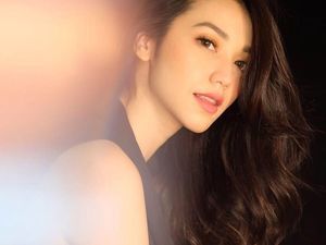 Ternyata Velove Vexia Lagi Nulis Buku