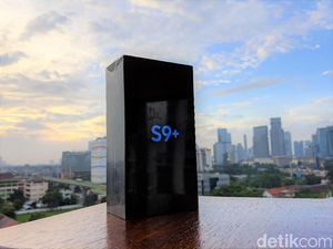 Unboxing Galaxy S9+ Lilac  Purple, Si Cantik yang Gahar