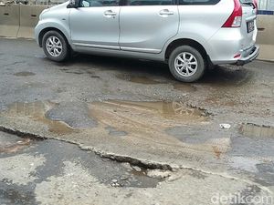 Sedih, Jalan Kelapa Gading Rusak Karena Proyek 6 Ruas Tol Dalam Kota