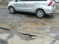 Sedih, Jalan Kelapa Gading Rusak Karena Proyek 6 Ruas Tol Dalam Kota