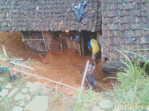 Diguyur Hujan Selama 2 Hari, 3 Lokasi di Magelang Diterjang Longsor