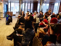 Mahasiswa Harvard Serius Diceramahi Menteri Lulusan SMP Ini