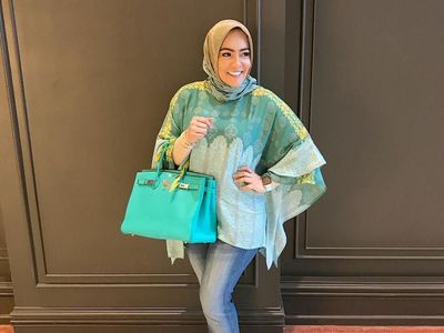 Foto: Gaya Mewah Astrid Kuya yang Bikin Heboh karena Bela Acara Alay