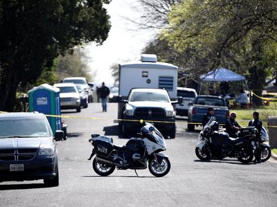 Foto: Rentetan Ledakan Paket Bom di Texas yang Diduga Saling Terkait