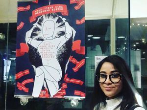 Kondisi Skoliosis Buat Jasmine Hanny Surkatty Jatuh Cinta pada Komik Kondisi Skoliosis Buat Jasmine Hanny Surkatty Jatuh Cinta pada Komik
