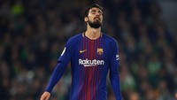 Sejak didatangkan Barcelona dari Valencia pada 2016, Andre Gomes tak pernah benar-benar konsisten. Mengingat usianya yang masih muda, 24 tahun, Gomes mungkin perlu perubahan suasana. Foto: Aitor Alcalde/Getty Images