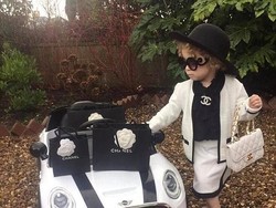 Keren! Bocah 2 Tahun Ini Hafal Brand-brand Busana Ternama Lho