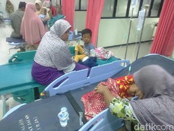 Puluhan Warga Tuban Keracunan Makanan Nasi Kotak