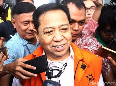 Usai Diperiksa KPK, Setya Novanto Senyum-senyum Aja