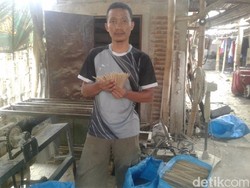 Perajin Tusuk Sate Ini Menghabiskan 1,5 Ton Bambu/Bulan